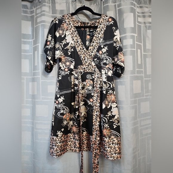 H&M Floral Kimono sleeve dress, US8 - Picture 3 of 7
